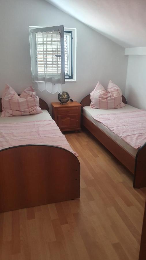Apartment Julian Kamenari Luaran gambar